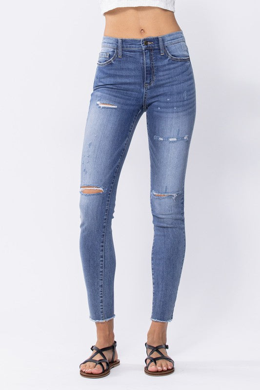 Fray Bottom Distressed Skinny Jeans