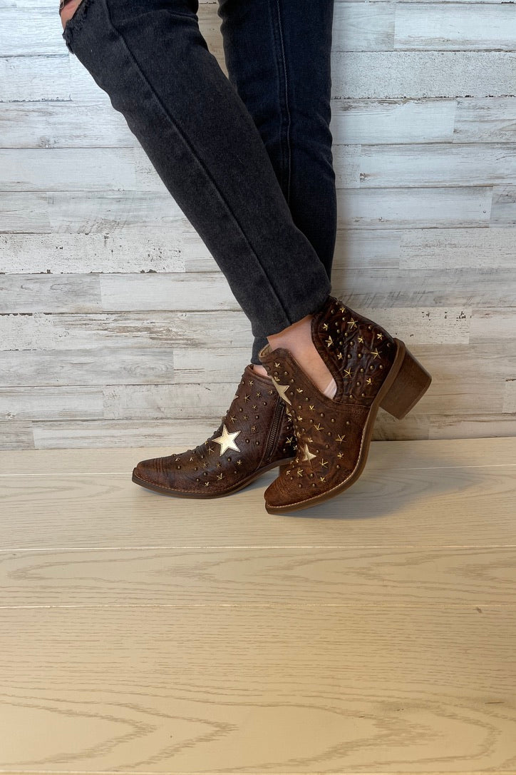 Toasty Stud & Star Booties