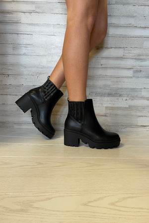 Rabbet Chunky Ankle Boots