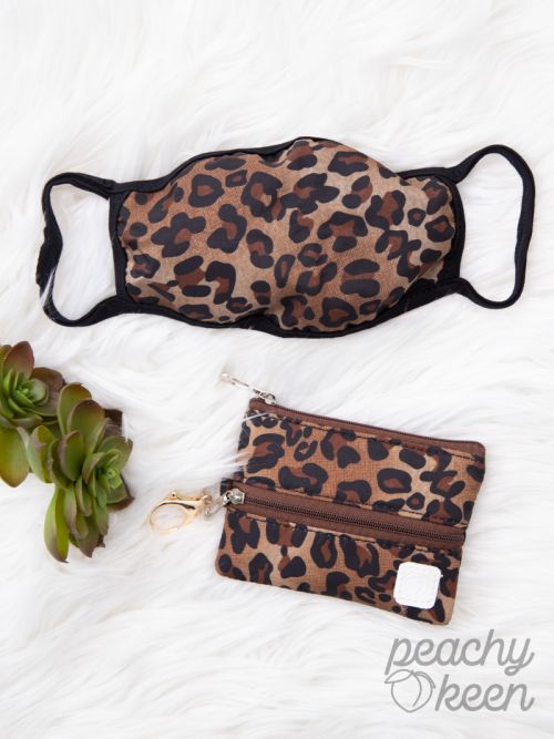 Wild Adventure Leopard Face Mask with Versi Bag