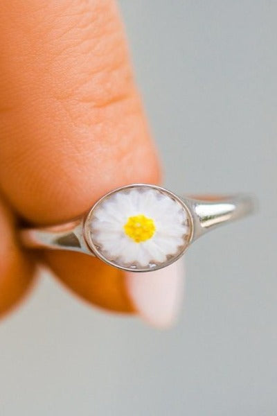 Puravida Meadow Signet Ring